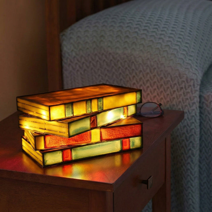 Ólomüveg könyvlámpa