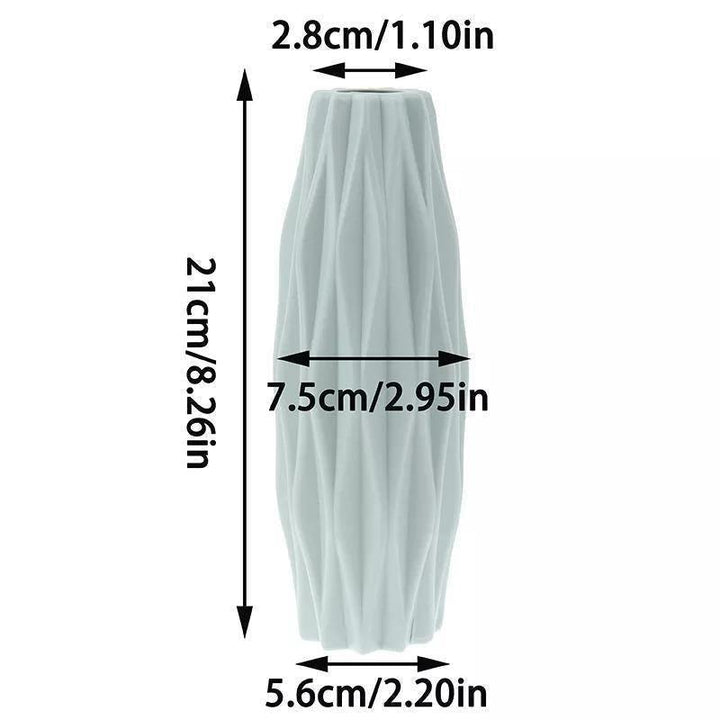 Keskeny virágváza éles szélekkel