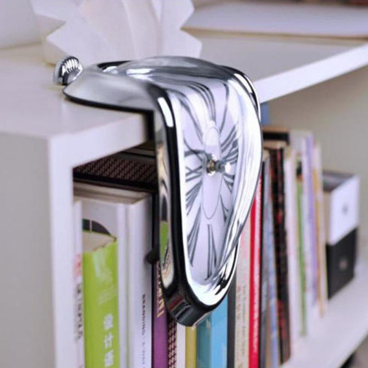 Salvador Dalí Olvadó órái